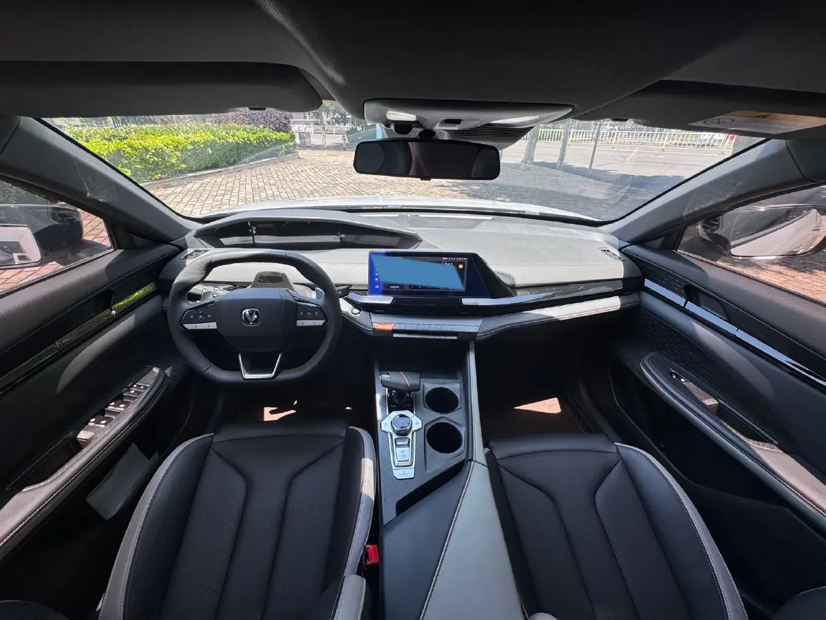 2024 ChangAn UNI-V 1.5T 188HP L4 7DCT,autocango,china used car exporter,china ev exporter,chinese used car exporter,chinese used ev exporter