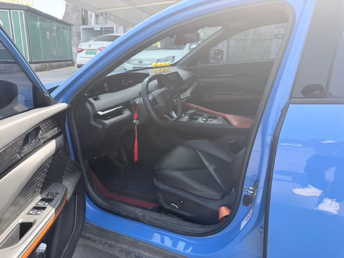 2022 ChangAn UNI-V 1.5T 188HP L4 7DCT,autocango,china used car exporter,china ev exporter,chinese used car exporter,chinese used ev exporter