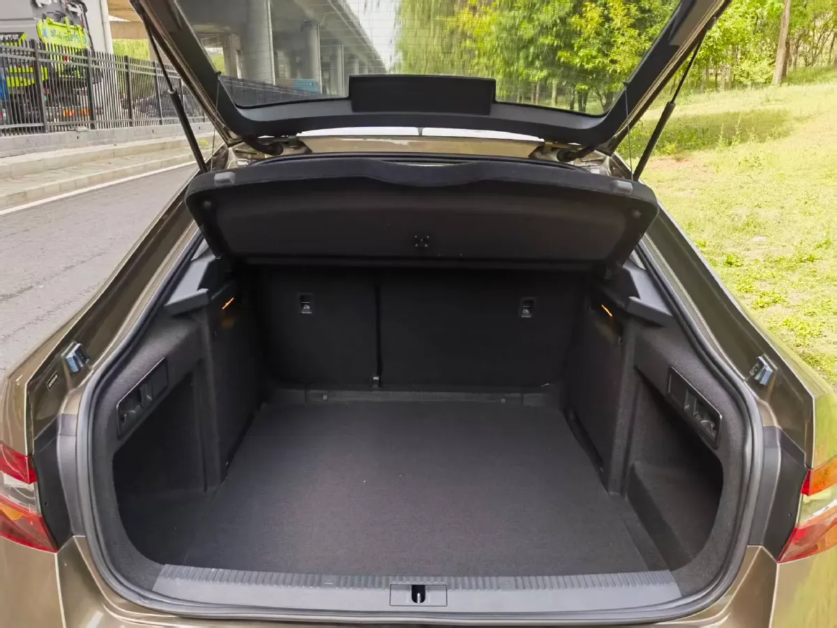 2018 Nissan Terra 2.5L 184HP L4 7AT,autocango,china used car exporter,china ev exporter,chinese used car exporter,chinese used ev exporter