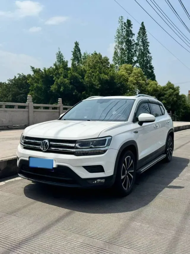 2019 MINI MINI 1.5T 102HP L3 7DCT,autocango,china used car exporter,china ev exporter,chinese used car exporter,chinese used ev exporter