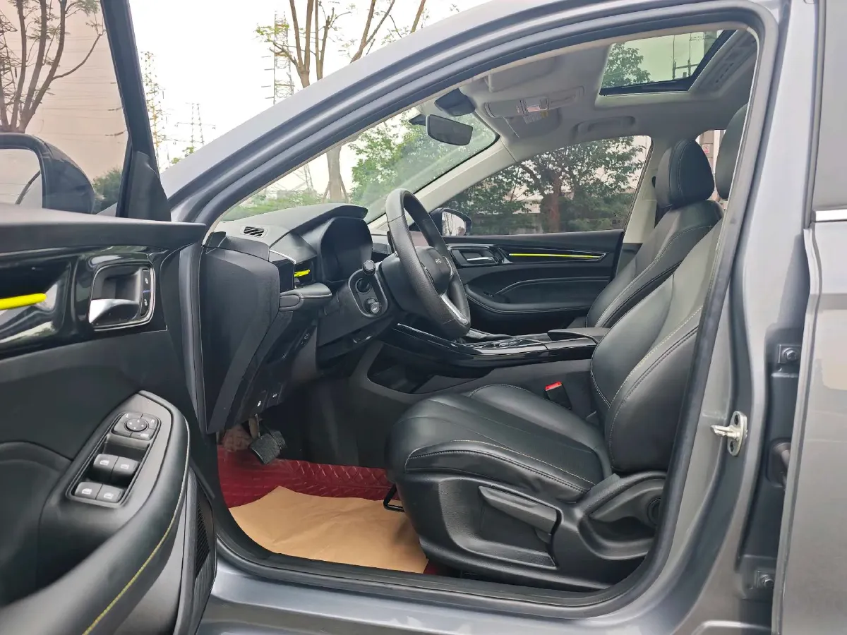 2021 Roewe i5 1.5L 120HP L4 CVT,autocango,china used car exporter,china ev exporter,chinese used car exporter,chinese used ev exporter