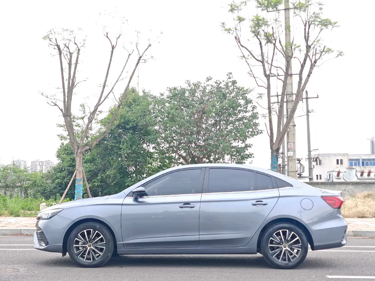 2021 Roewe i5 1.5L 120HP L4 CVT,autocango,china used car exporter,china ev exporter,chinese used car exporter,chinese used ev exporter