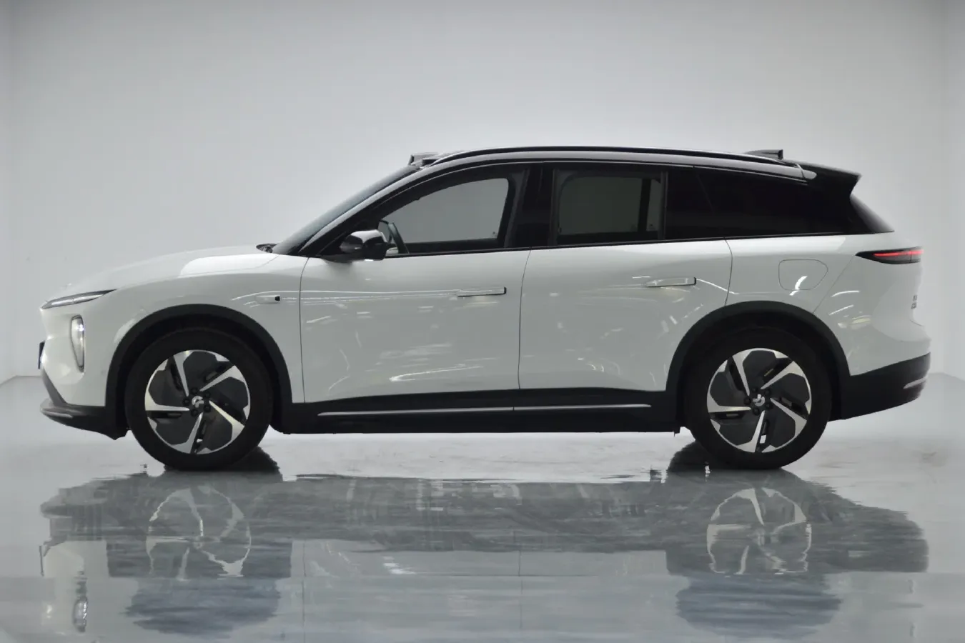 2024 NIO ES6 BEV 75KWH,autocango,china used car exporter,china ev exporter,chinese used car exporter,chinese used ev exporter