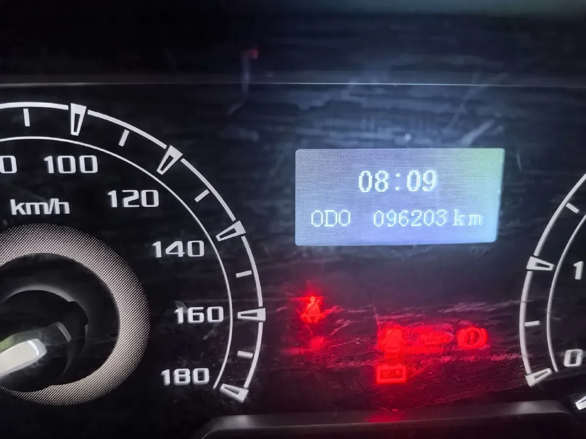 2021 MAXUS XinTu V80 2.0T 127HP L4 6MT,autocango,china used car exporter,china ev exporter,chinese used car exporter,chinese used ev exporter