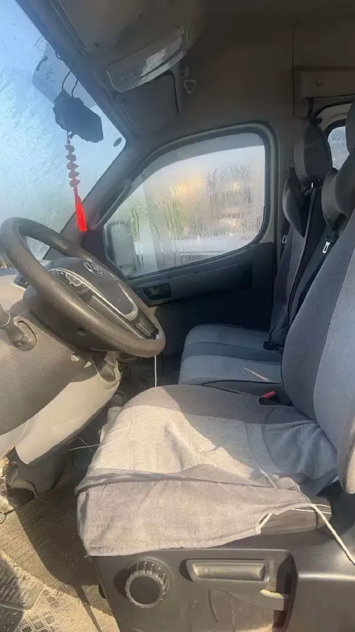 2021 MAXUS XinTu V80 2.0T 127HP L4 6MT,autocango,china used car exporter,china ev exporter,chinese used car exporter,chinese used ev exporter