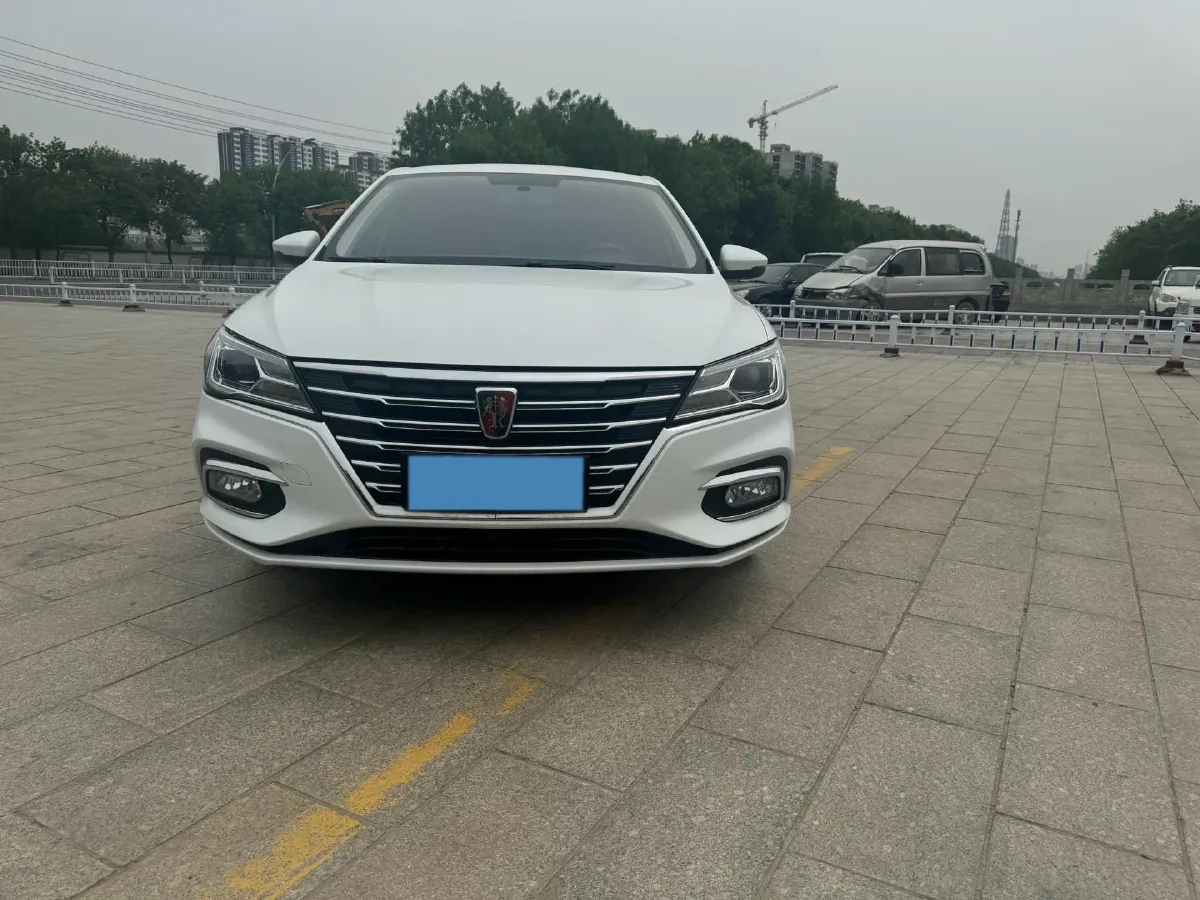 2020 Roewe i5 1.5L 120HP L4 5MT,autocango,china used car exporter,china ev exporter,chinese used car exporter,chinese used ev exporter