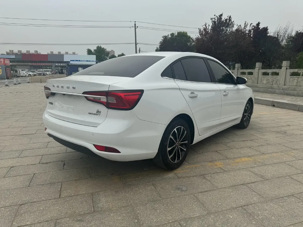 2020 Roewe i5 1.5L 120HP L4 5MT,autocango,china used car exporter,china ev exporter,chinese used car exporter,chinese used ev exporter