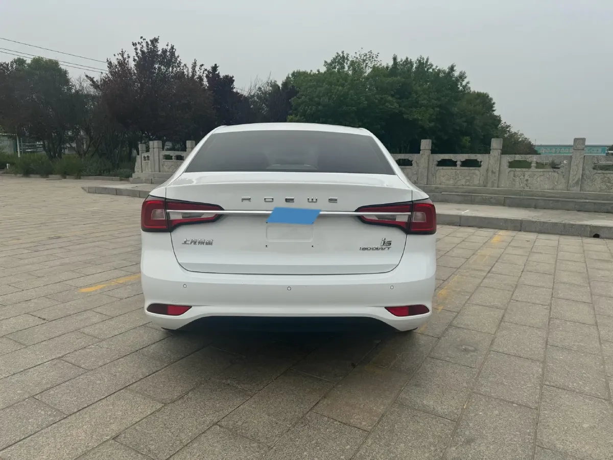 2020 Roewe i5 1.5L 120HP L4 5MT,autocango,china used car exporter,china ev exporter,chinese used car exporter,chinese used ev exporter