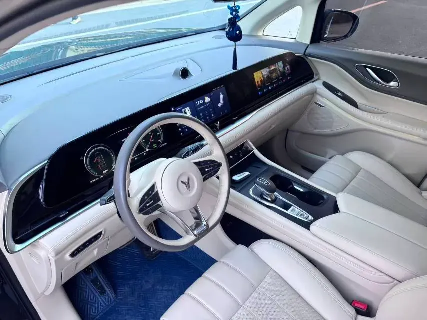 2022 Voyah Dream 1.5T 136HP L4 PHEV 25.57KWH,autocango,china used car exporter,china ev exporter,chinese used car exporter,chinese used ev exporter