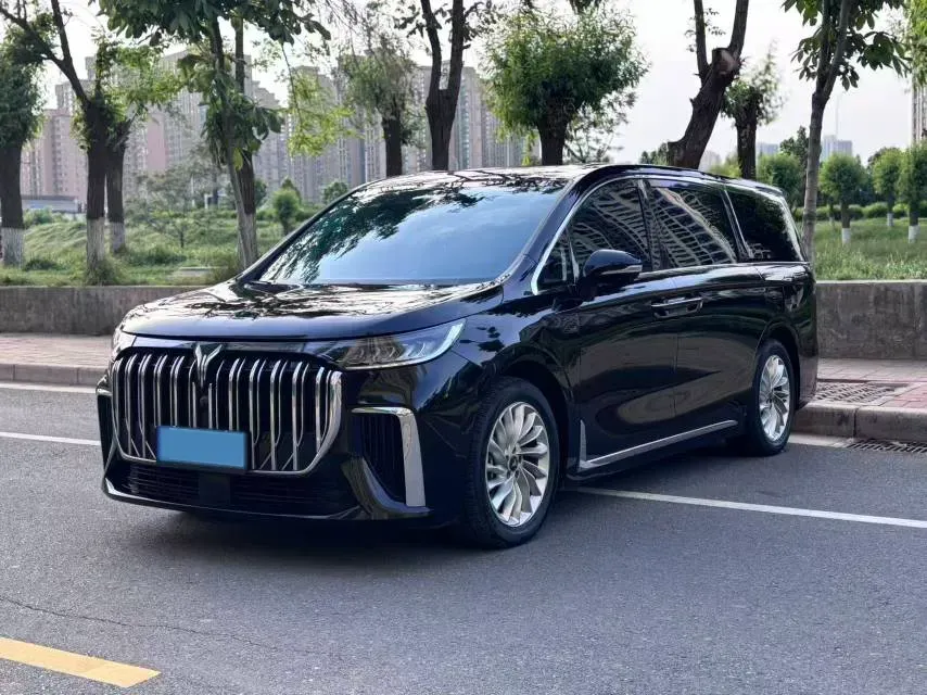 2022 Voyah Dream 1.5T 136HP L4 PHEV 25.57KWH,autocango,china used car exporter,china ev exporter,chinese used car exporter,chinese used ev exporter