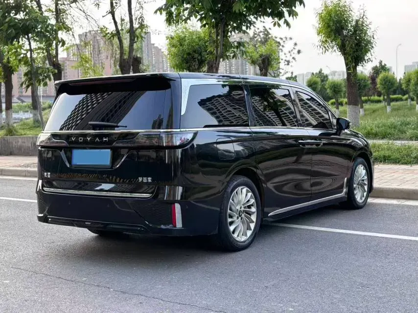 2022 Voyah Dream 1.5T 136HP L4 PHEV 25.57KWH,autocango,china used car exporter,china ev exporter,chinese used car exporter,chinese used ev exporter