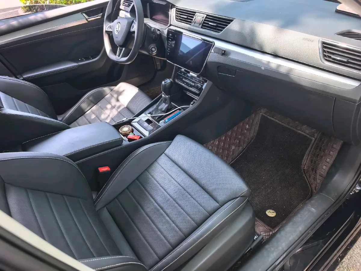 2024 Skoda Superb 1.4T 150HP L4 7DCT,autocango,china used car exporter,china ev exporter,chinese used car exporter,chinese used ev exporter