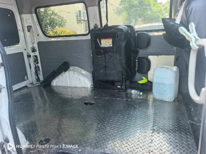 2019 MAXUS XinTu V80 2.0T 139HP L4 6MT,autocango,china used car exporter,china ev exporter,chinese used car exporter,chinese used ev exporter