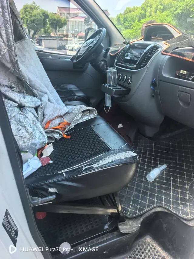 2019 MAXUS XinTu V80 2.0T 139HP L4 6MT,autocango,china used car exporter,china ev exporter,chinese used car exporter,chinese used ev exporter