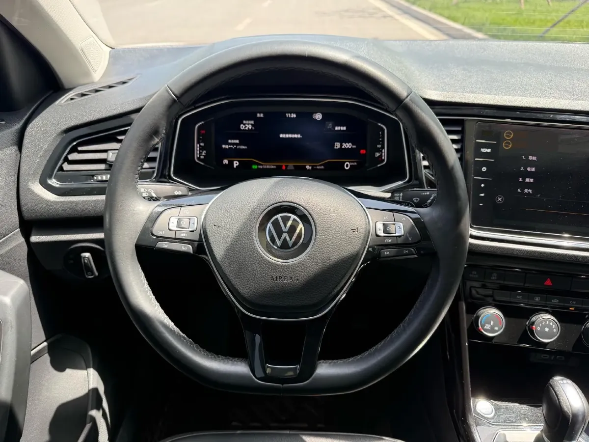 2021 Volkswagen T-Roc 1.4T 150HP L4 7DCT,autocango,china used car exporter,china ev exporter,chinese used car exporter,chinese used ev exporter