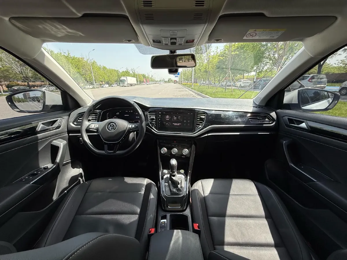 2021 Volkswagen T-Roc 1.4T 150HP L4 7DCT,autocango,china used car exporter,china ev exporter,chinese used car exporter,chinese used ev exporter