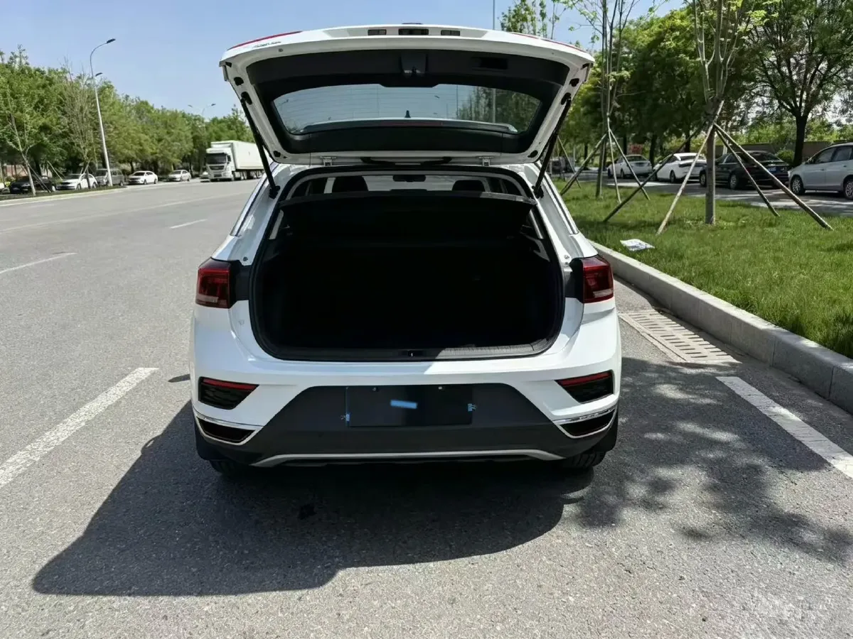 2021 Volkswagen T-Roc 1.4T 150HP L4 7DCT,autocango,china used car exporter,china ev exporter,chinese used car exporter,chinese used ev exporter