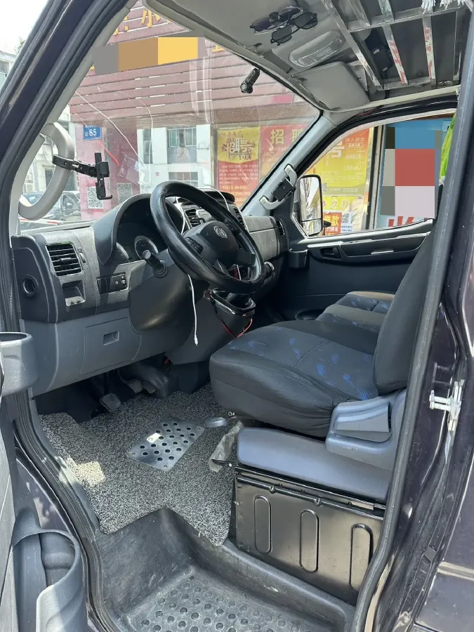 2023 MAXUS XinTu V80 2.0T 139HP L4 6MT,autocango,china used car exporter,china ev exporter,chinese used car exporter,chinese used ev exporter