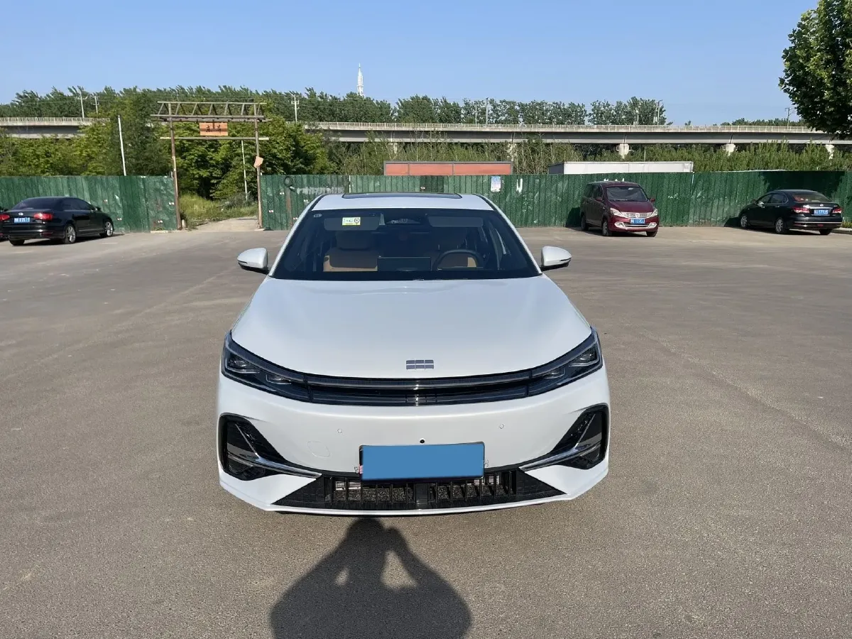 2025 Geely Galaxy A7 1.5L 112HP L4 1DHT PHEV,autocango,china used car exporter,china ev exporter,chinese used car exporter,chinese used ev exporter