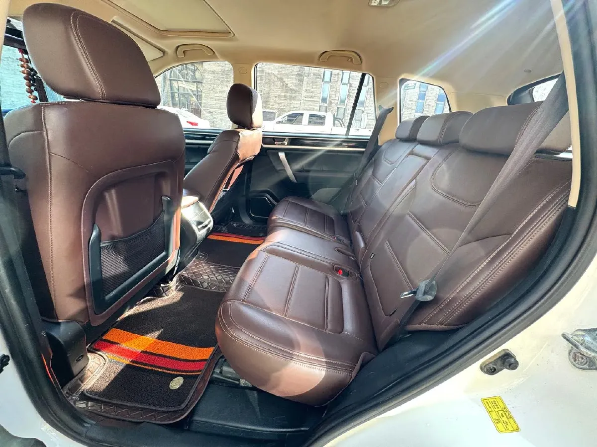 2018 Yema SiPaiKa 1.5L 112HP L4 5MT,autocango,china used car exporter,china ev exporter,chinese used car exporter,chinese used ev exporter