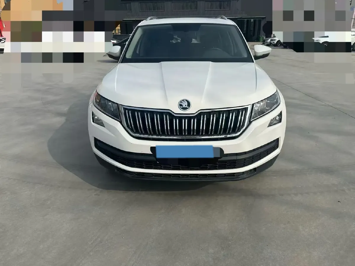 2019 Skoda Superb 2.0T 220HP L4 7DCT,autocango,china used car exporter,china ev exporter,chinese used car exporter,chinese used ev exporter