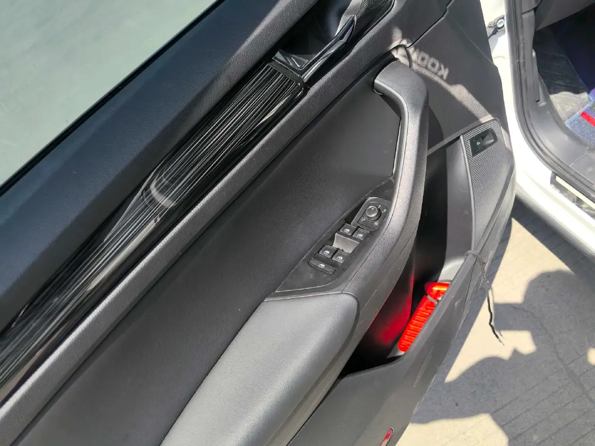 2018 Skoda Kodiak 2.0T 186HP L4 7DCT,autocango,china used car exporter,china ev exporter,chinese used car exporter,chinese used ev exporter