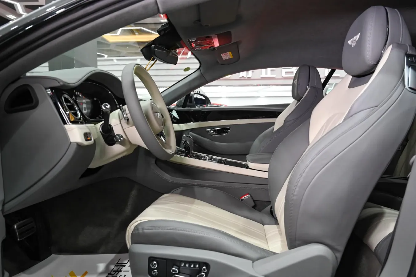 2026 Bentley Continental 4.0T 600HP V8 8DCT PHEV,autocango,china used car exporter,china ev exporter,chinese used car exporter,chinese used ev exporter