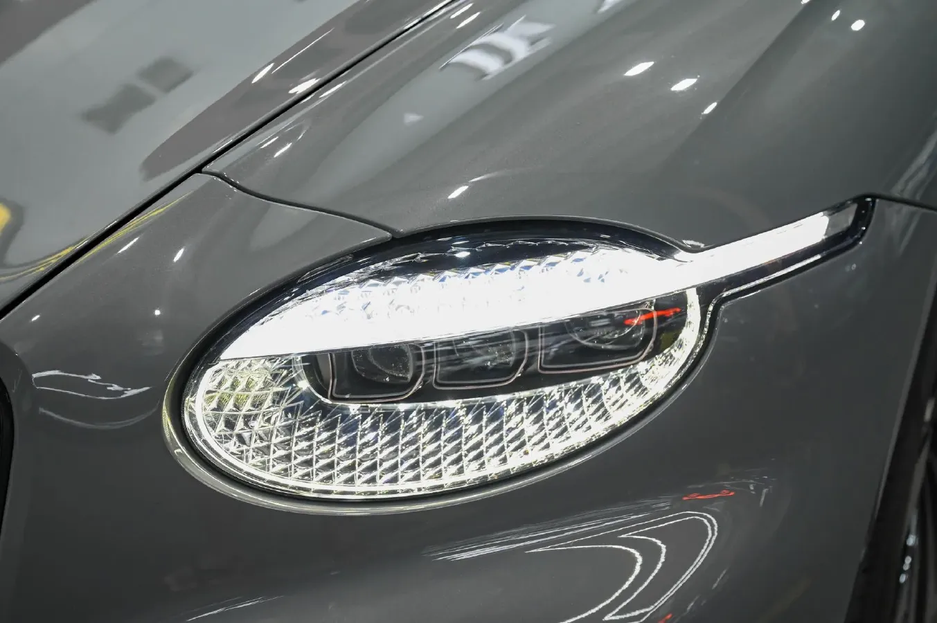 2026 Bentley Continental 4.0T 600HP V8 8DCT PHEV,autocango,china used car exporter,china ev exporter,chinese used car exporter,chinese used ev exporter