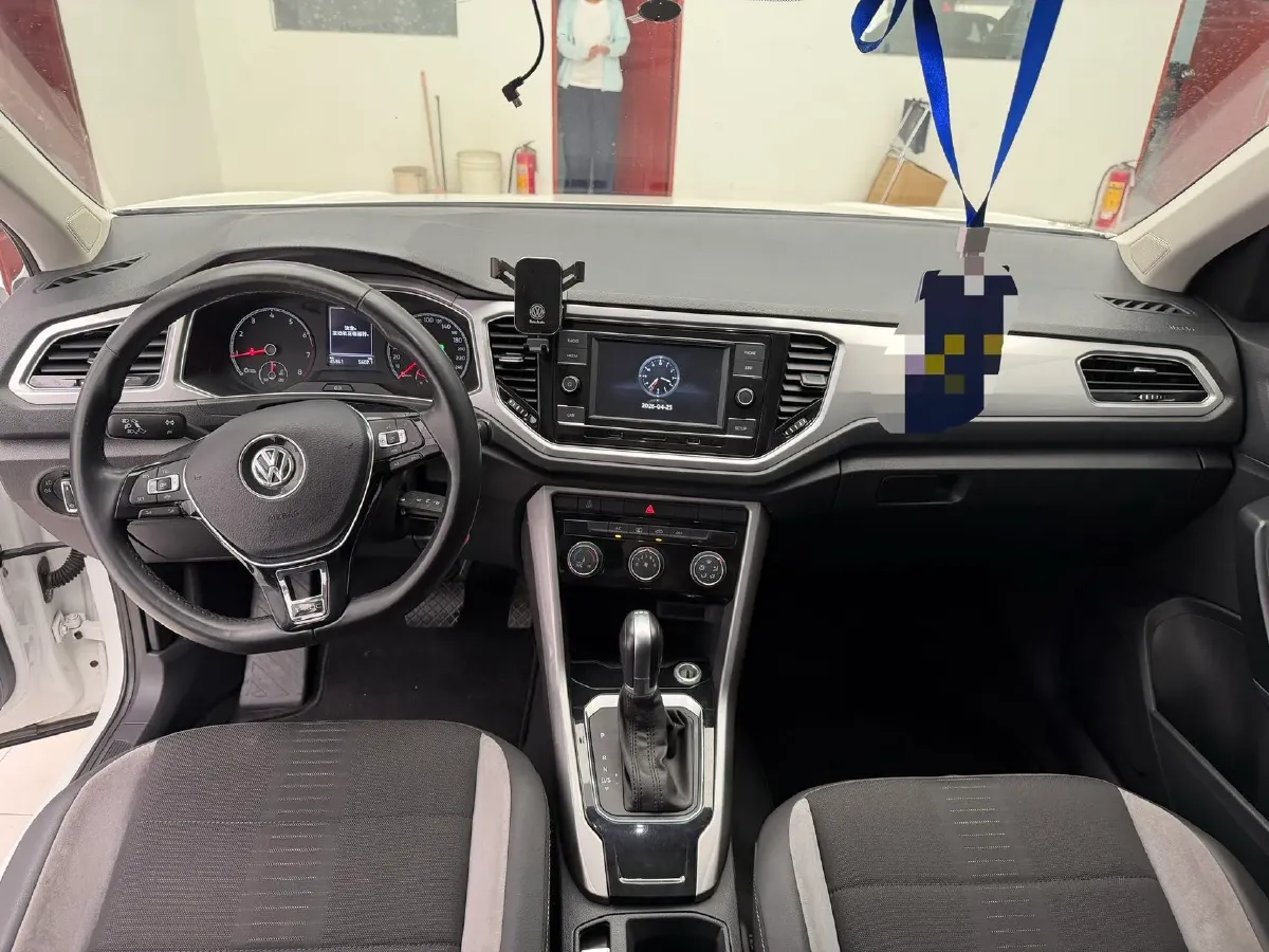 2020 Volkswagen T-Roc 1.4T 131HP L4 7DCT,autocango,china used car exporter,china ev exporter,chinese used car exporter,chinese used ev exporter