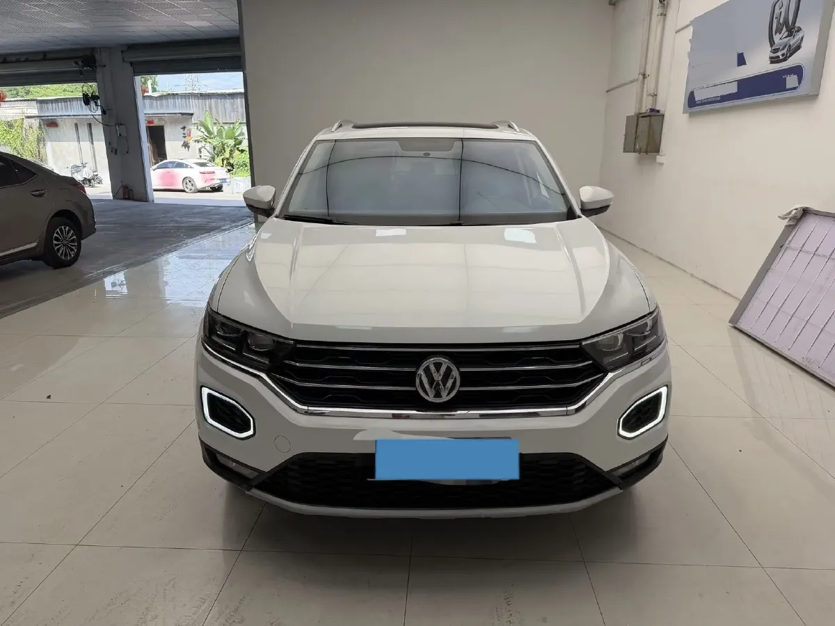 2020 Volkswagen T-Roc 1.4T 131HP L4 7DCT,autocango,china used car exporter,china ev exporter,chinese used car exporter,chinese used ev exporter