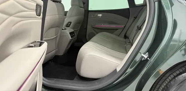 2025 Geely Galaxy Starshine 8 1.5T 163HP L4 3DHT PHEV 27.69KWH,autocango,china used car exporter,china ev exporter,chinese used car exporter,chinese used ev exporter