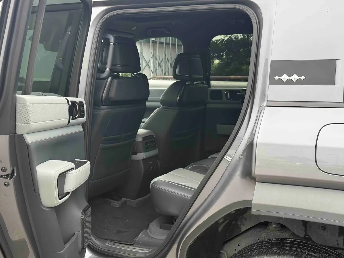 2023 FangChengBao Bao 5 1.5T 194HP L4 E-CVT PHEV 31.8KWH,autocango,china used car exporter,china ev exporter,chinese used car exporter,chinese used ev exporter