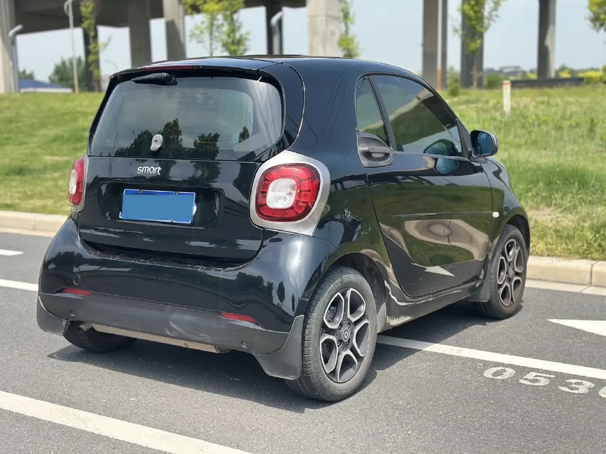 2017 Smart smart fortwo 1.0L 71HP L3 6DCT,autocango,china used car exporter,china ev exporter,chinese used car exporter,chinese used ev exporter