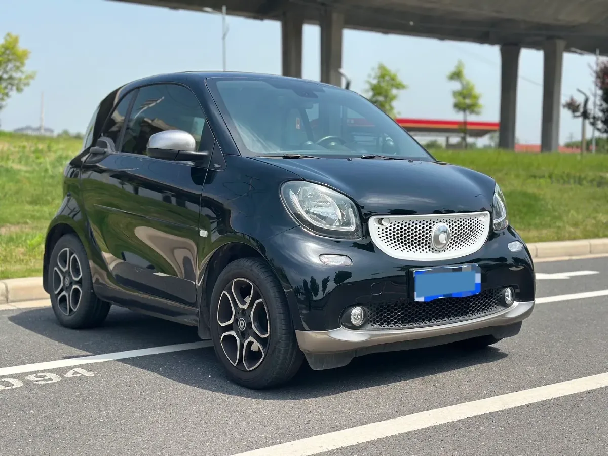 2017 Smart smart fortwo 1.0L 71HP L3 6DCT,autocango,china used car exporter,china ev exporter,chinese used car exporter,chinese used ev exporter