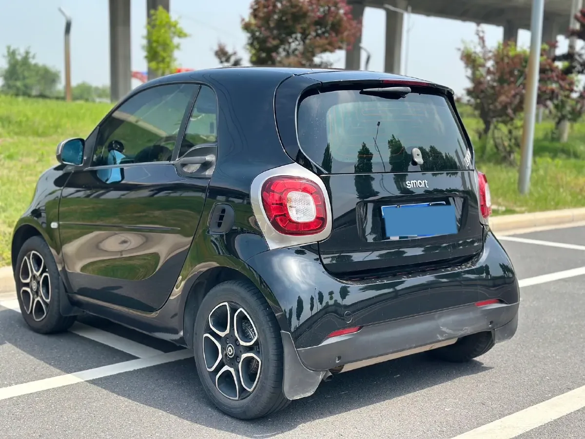 2017 Smart smart fortwo 1.0L 71HP L3 6DCT,autocango,china used car exporter,china ev exporter,chinese used car exporter,chinese used ev exporter