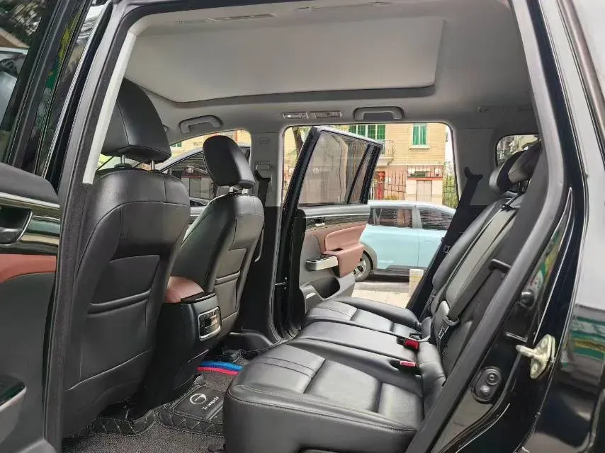 2017 GAC Trumpchi GS8 2.0T 201HP L4 6AT,autocango,china used car exporter,china ev exporter,chinese used car exporter,chinese used ev exporter