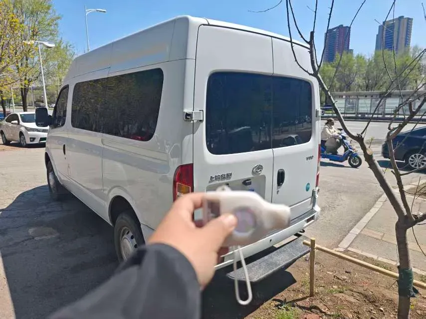 2015 MAXUS XinTu V80 2.5T 136HP L4 5MT,autocango,china used car exporter,china ev exporter,chinese used car exporter,chinese used ev exporter