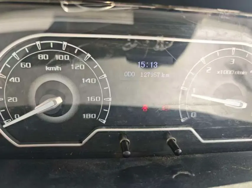 2015 MAXUS XinTu V80 2.5T 136HP L4 5MT,autocango,china used car exporter,china ev exporter,chinese used car exporter,chinese used ev exporter