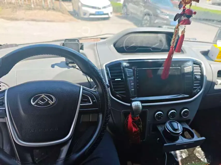 2015 MAXUS XinTu V80 2.5T 136HP L4 5MT,autocango,china used car exporter,china ev exporter,chinese used car exporter,chinese used ev exporter