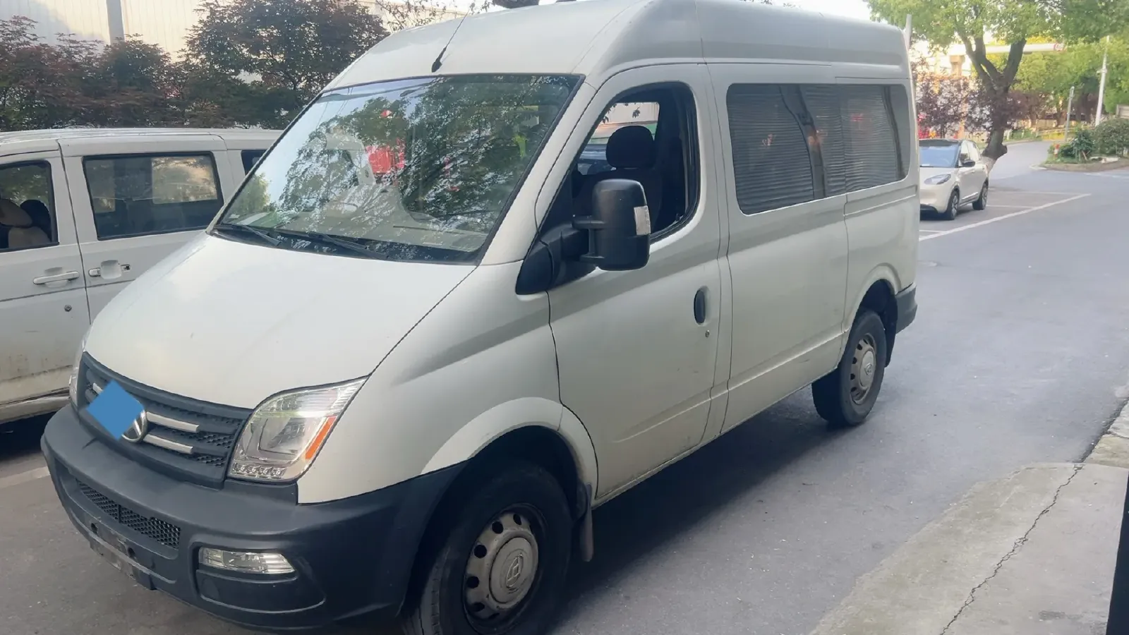 2020 MAXUS XinTu V80 2.5T 136HP L4 6MT,autocango,china used car exporter,china ev exporter,chinese used car exporter,chinese used ev exporter