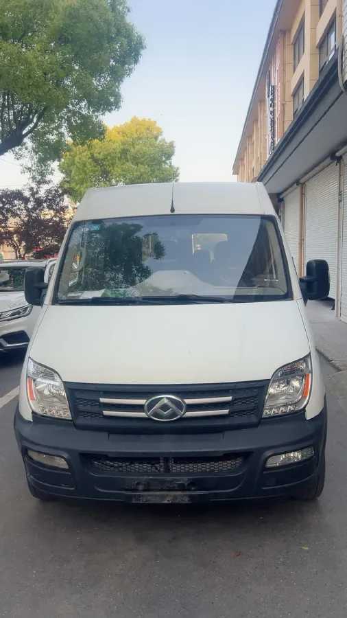 2020 MAXUS XinTu V80 2.5T 136HP L4 6MT,autocango,china used car exporter,china ev exporter,chinese used car exporter,chinese used ev exporter