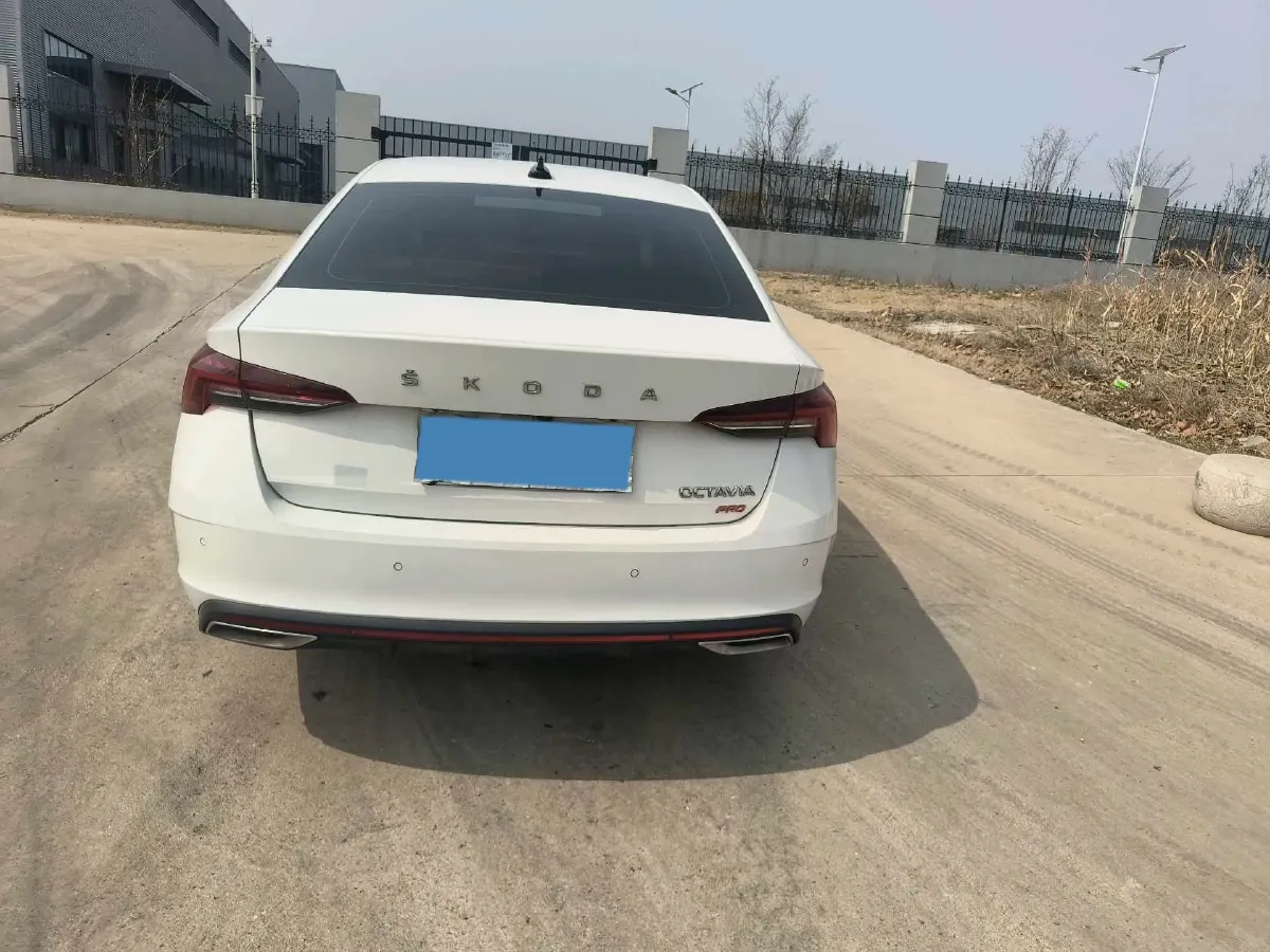 2022 Skoda Octavia 1.4T 150HP L4 7DCT,autocango,china used car exporter,china ev exporter,chinese used car exporter,chinese used ev exporter
