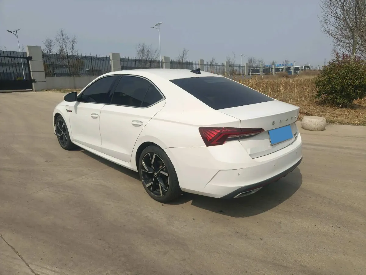 2022 Skoda Octavia 1.4T 150HP L4 7DCT,autocango,china used car exporter,china ev exporter,chinese used car exporter,chinese used ev exporter