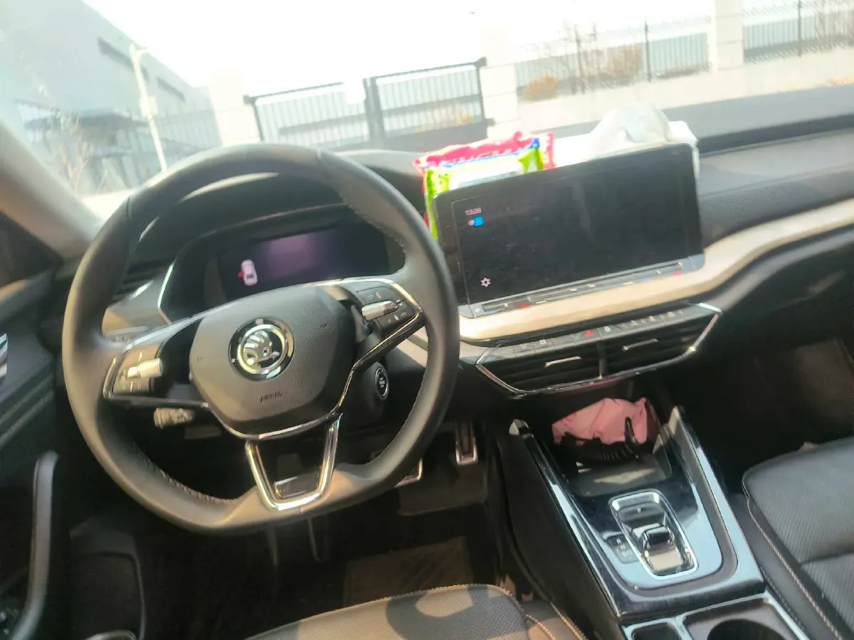 2022 Skoda Octavia 1.4T 150HP L4 7DCT,autocango,china used car exporter,china ev exporter,chinese used car exporter,chinese used ev exporter