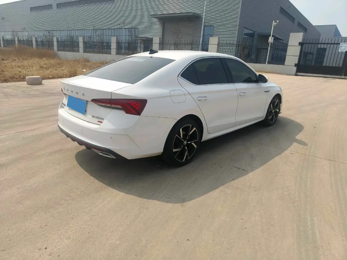 2022 Skoda Octavia 1.4T 150HP L4 7DCT,autocango,china used car exporter,china ev exporter,chinese used car exporter,chinese used ev exporter