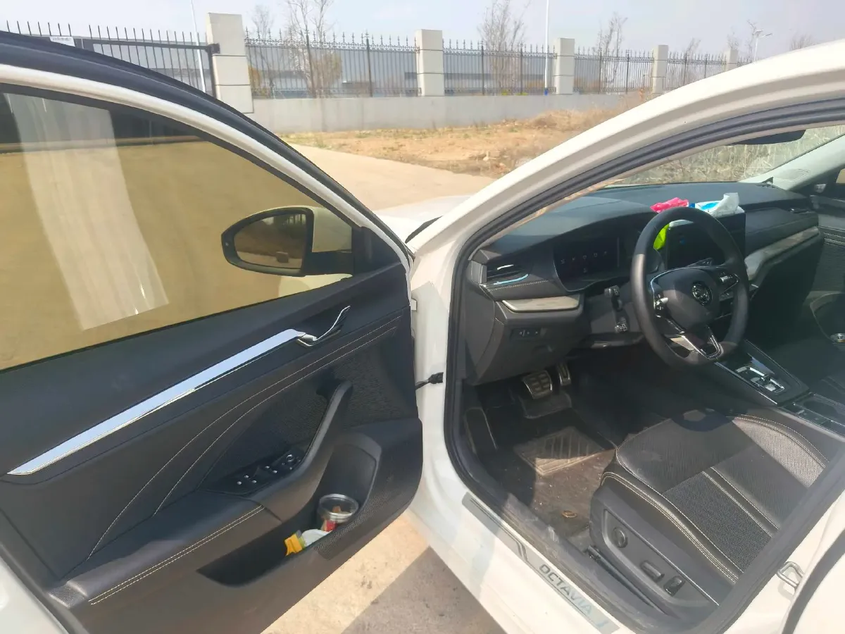 2022 Skoda Octavia 1.4T 150HP L4 7DCT,autocango,china used car exporter,china ev exporter,chinese used car exporter,chinese used ev exporter