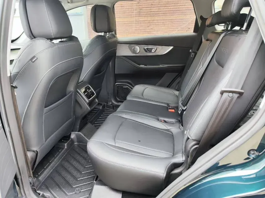 2022 Chery Tiggo 8 PRO 1.6T 197HP L4 7DCT,autocango,china used car exporter,china ev exporter,chinese used car exporter,chinese used ev exporter