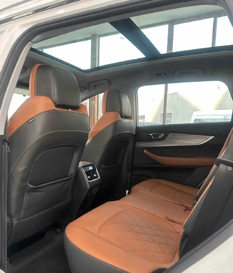 2021 Chery Tiggo 8 Plus 1.6T 197HP L4 7DCT,autocango,china used car exporter,china ev exporter,chinese used car exporter,chinese used ev exporter