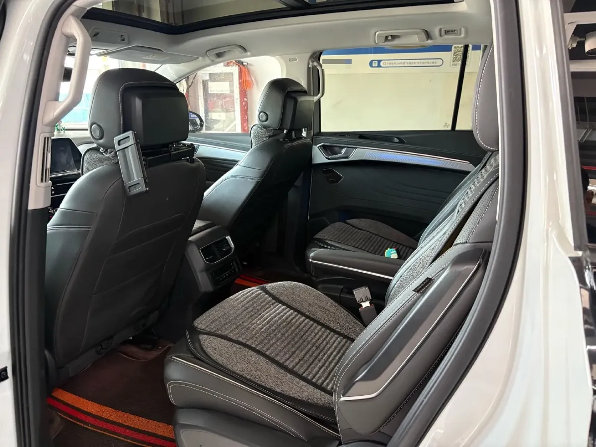 2021 Volkswagen Talagon 2.5T 299HP V6 7DCT,autocango,china used car exporter,china ev exporter,chinese used car exporter,chinese used ev exporter