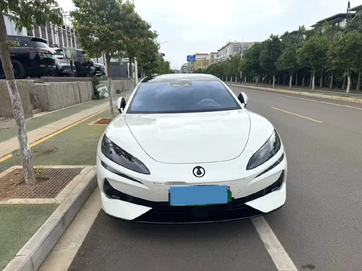 2024 Denza DenzaZ9 2.0T 207HP L4 E-CVT PHEV 38.5KWH,autocango,china used car exporter,china ev exporter,chinese used car exporter,chinese used ev exporter